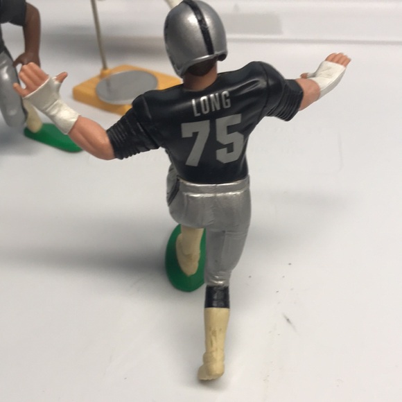 NBA, NFL and MLB Bundle of Figurine’s - Picture 13 of 14